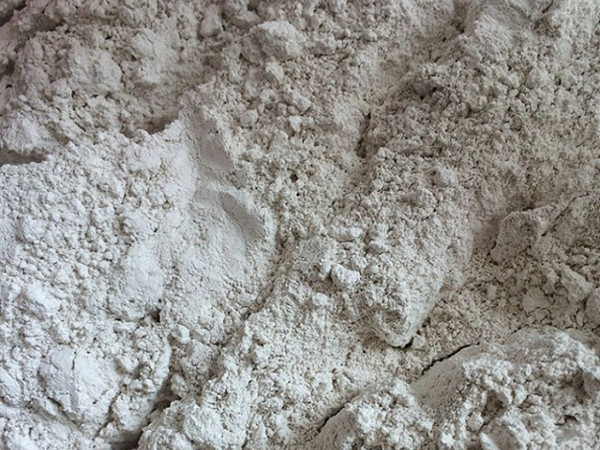 氧化鈣采購(gòu)的注意事項(xiàng)有哪些？使用時(shí)需要注意什么？